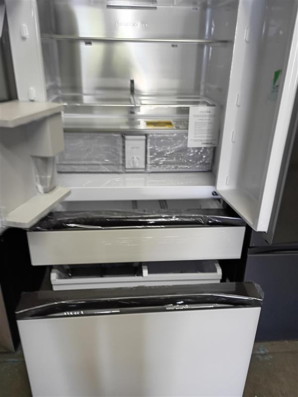 SAMSUNG Bespoke 36 in. 23 cu. ft. Counter Depth 4-Door French Door Smart Refrigerator in White Glass with Beverage Center