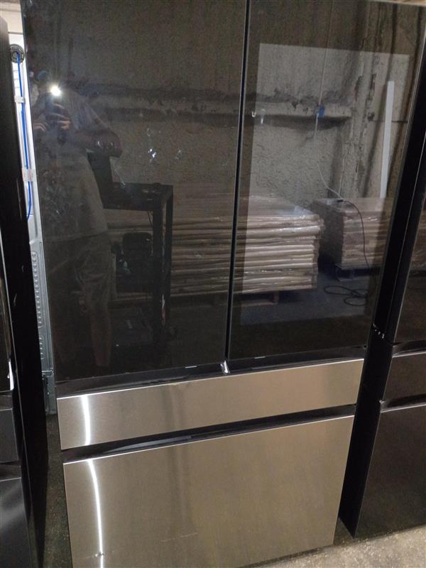 Bespoke 36in. 29cu.ft. Standard Depth Charcoal Glass/Stainless Steel 4-Door French Door Refrigerator w/AI Family Hubplus