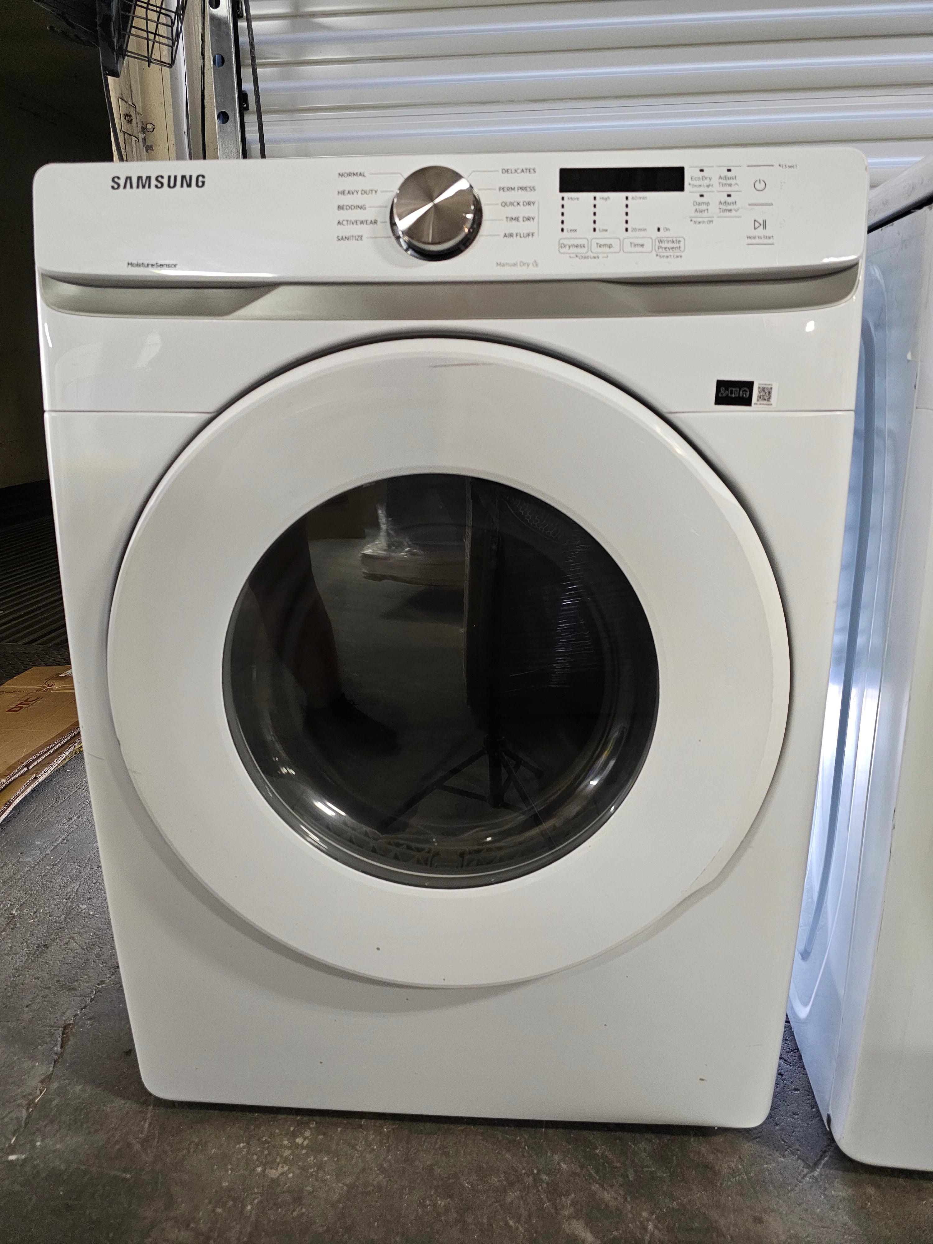 Samsung 7.5 cu. ft. Stackable Vented Electric Dryer with Sensor Dry in White