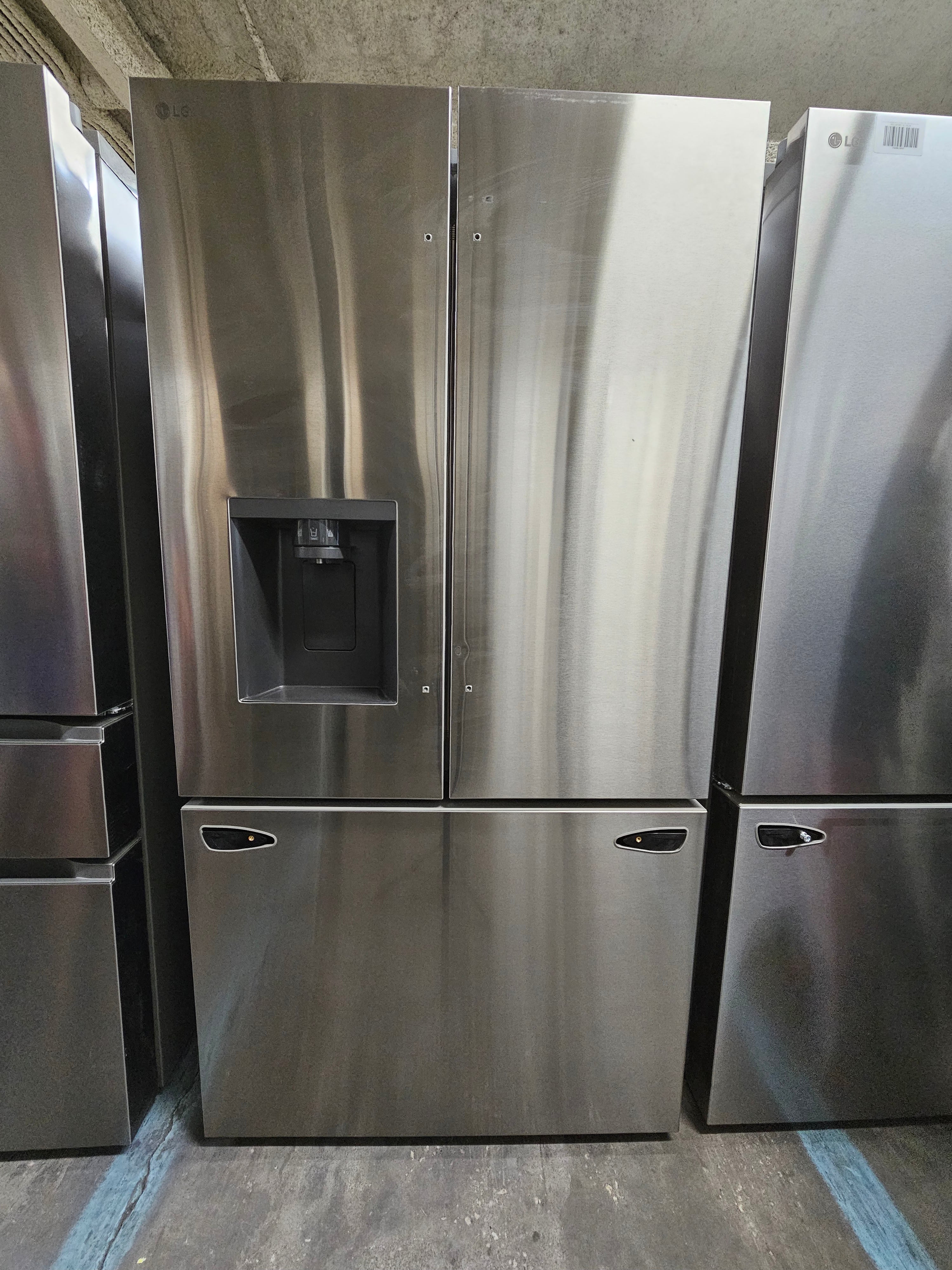 LG 31 cu. ft. SMART Standard Depth MAX French Door Refrigerator with Dual Ice Makers in PrintProof Stainless Steel