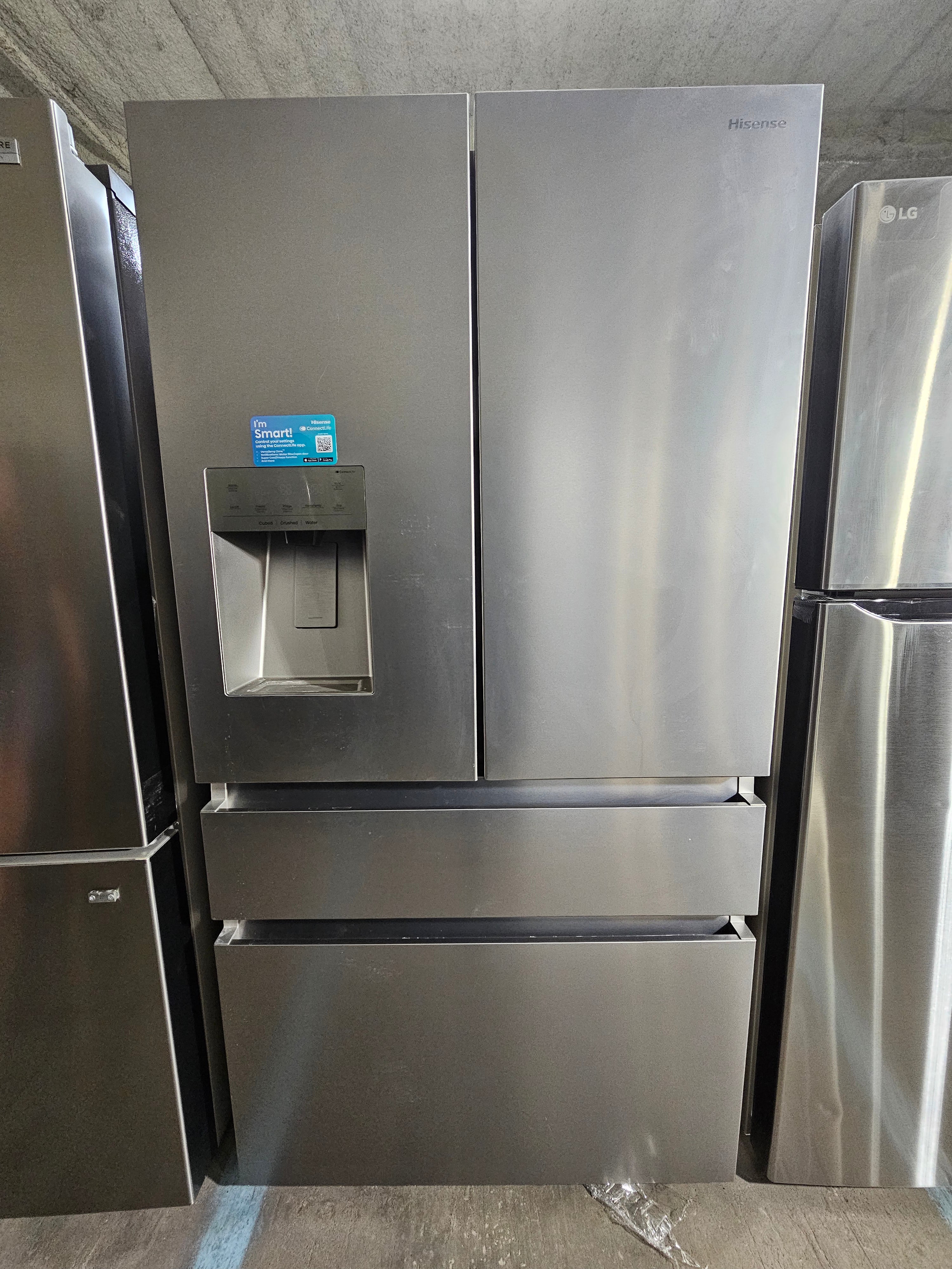 Hisense PureFlat 25.6-cu ft 4 -Door  French Door Refrigerator with Ice Maker with Water and Ice Dispenser Stainless steel