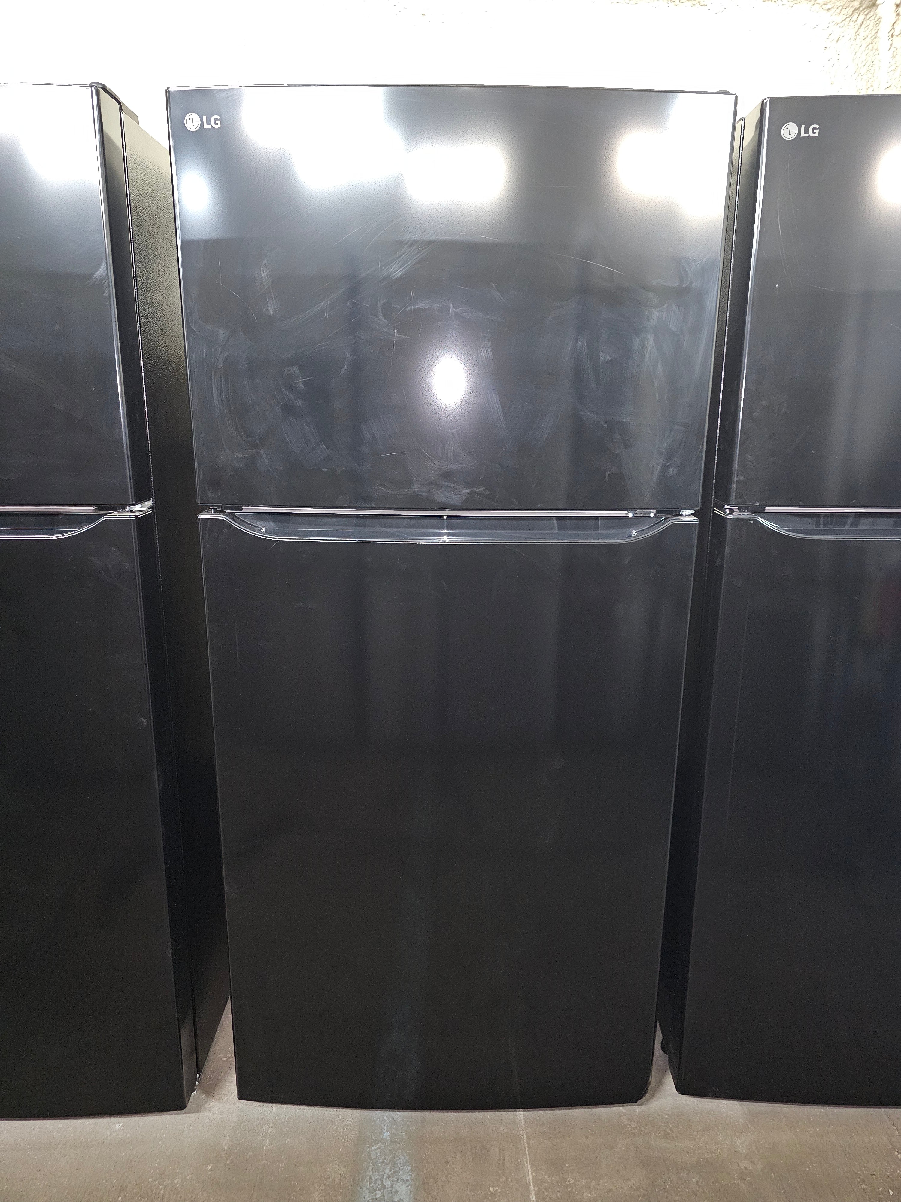 LG 20.2 Cu. Ft. Top-Freezer Refrigerator Black