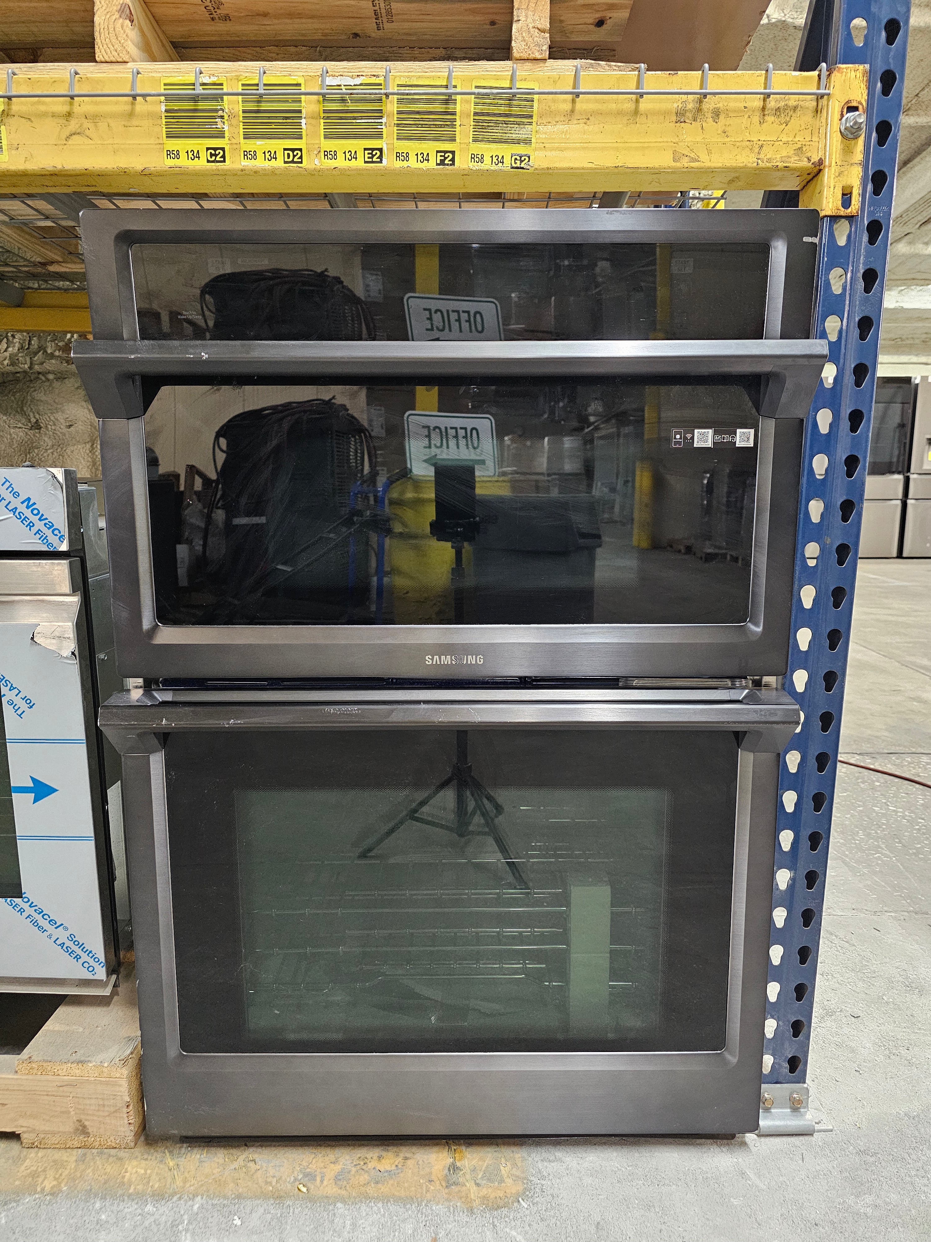 Samsung NQ70M6650DG 30" Smart Microwave Combination Wall Oven (Fingerprint Resistant Black Stainless Steel)