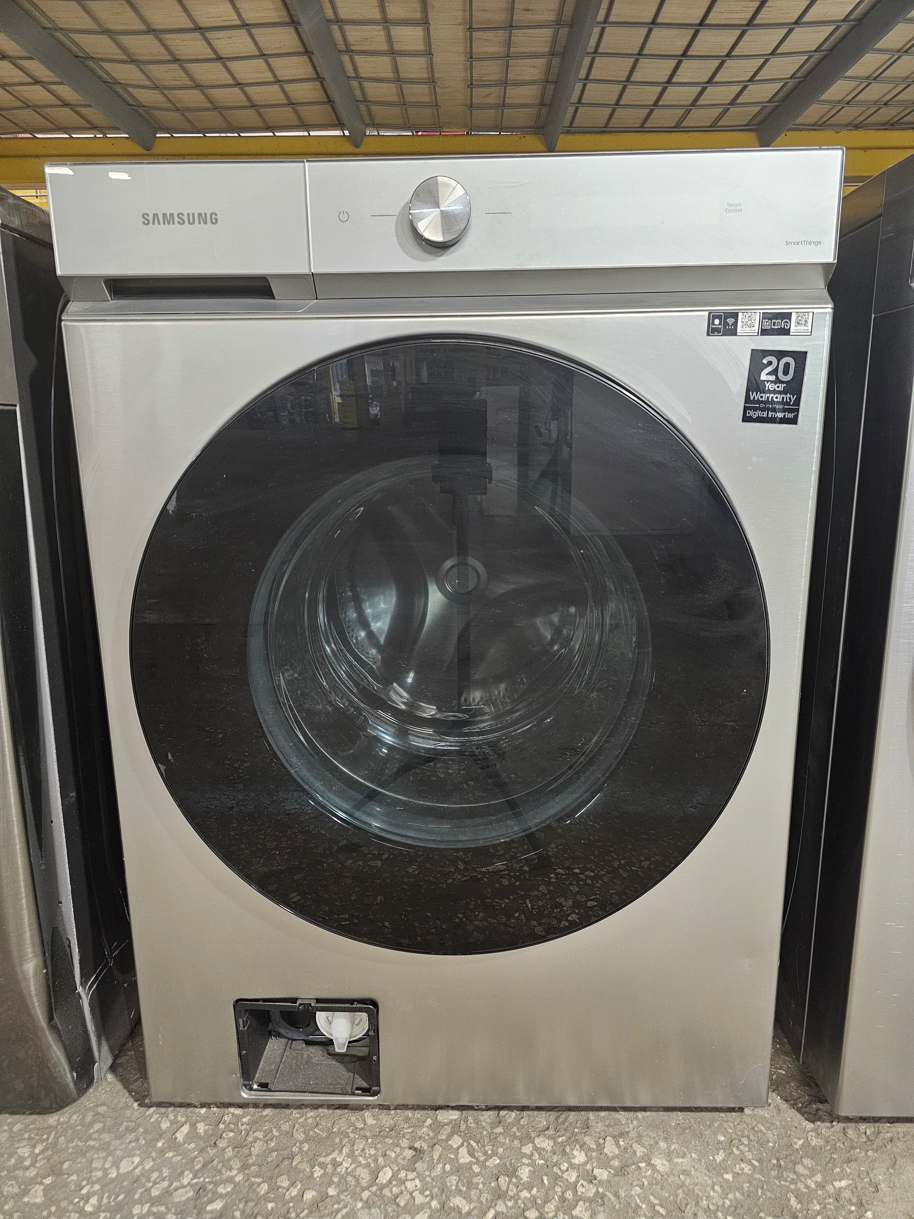 Samsung Bespoke 5.3 cu. ft. Ultra-Capacity Smart Front Load Washer in Silver Steel with Super Speed Wash and AI Smart Dial