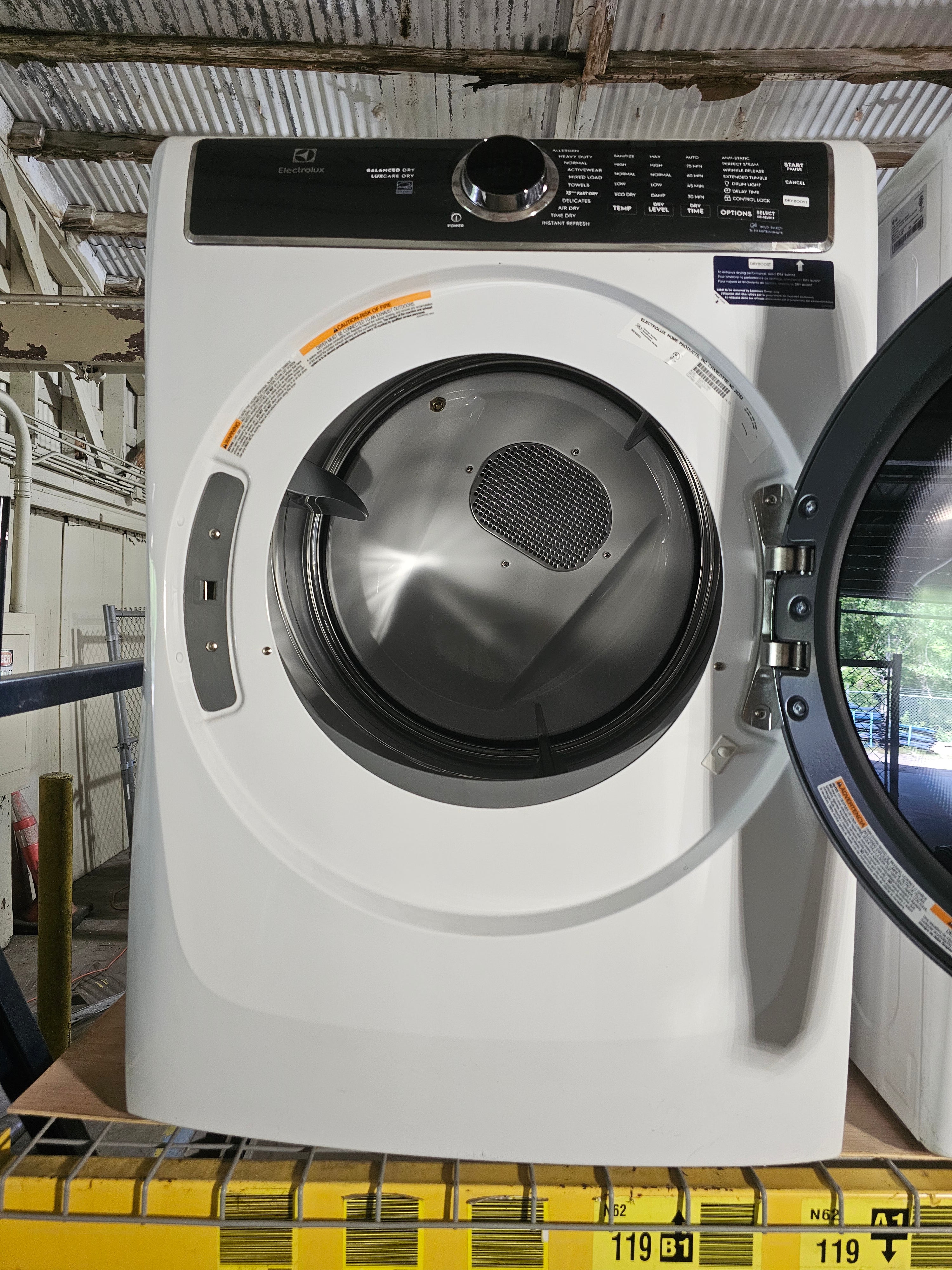 LG - 7.4 Cu. Ft. Stackable Smart Electric Dryer with Steam and Built-In Intelligence - White