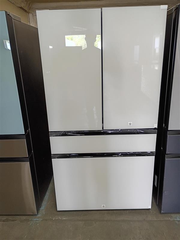 SAMSUNG Bespoke 36 in. 23 cu. ft. Counter Depth 4-Door French Door Smart Refrigerator in White Glass with Beverage Center