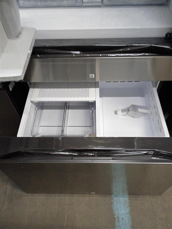 SAMSUNG Bespoke 4-Door French Door Refrigerator (29 cu. ft.) with Beverage Center™ in Stainless Steel Stainless