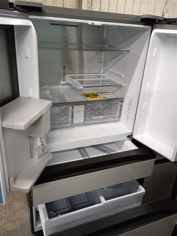 Samsung Bespoke AI Standard-Depth Beverage Center 29-cu ft 36-in Wide with Dual Ice Maker and Door within Door ( White Glass ) ENERGY STAR Certified