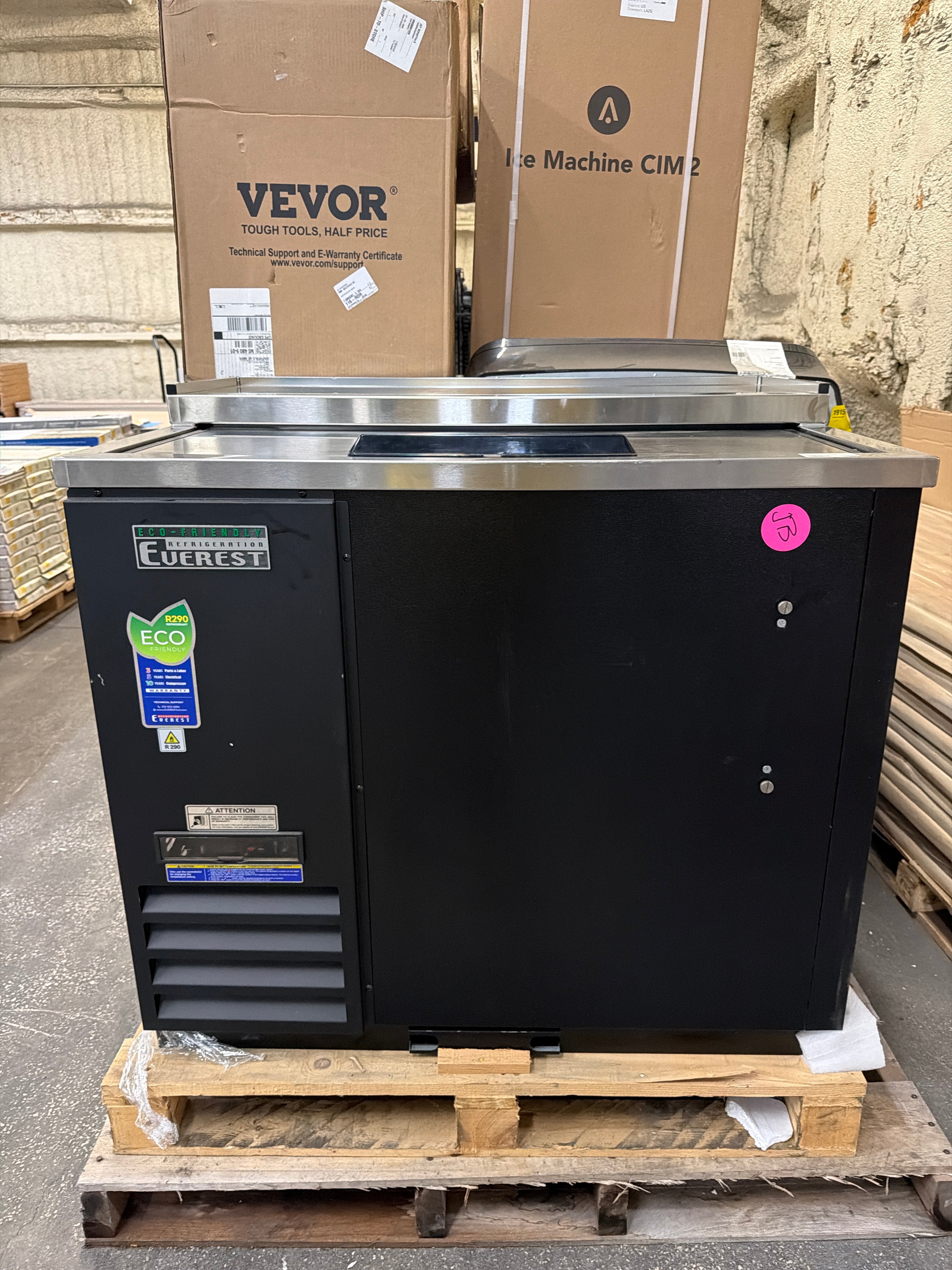 Everest - EBC37, Commercial 36" Horizontal Bottle Cooler 11 Cu.ft.
