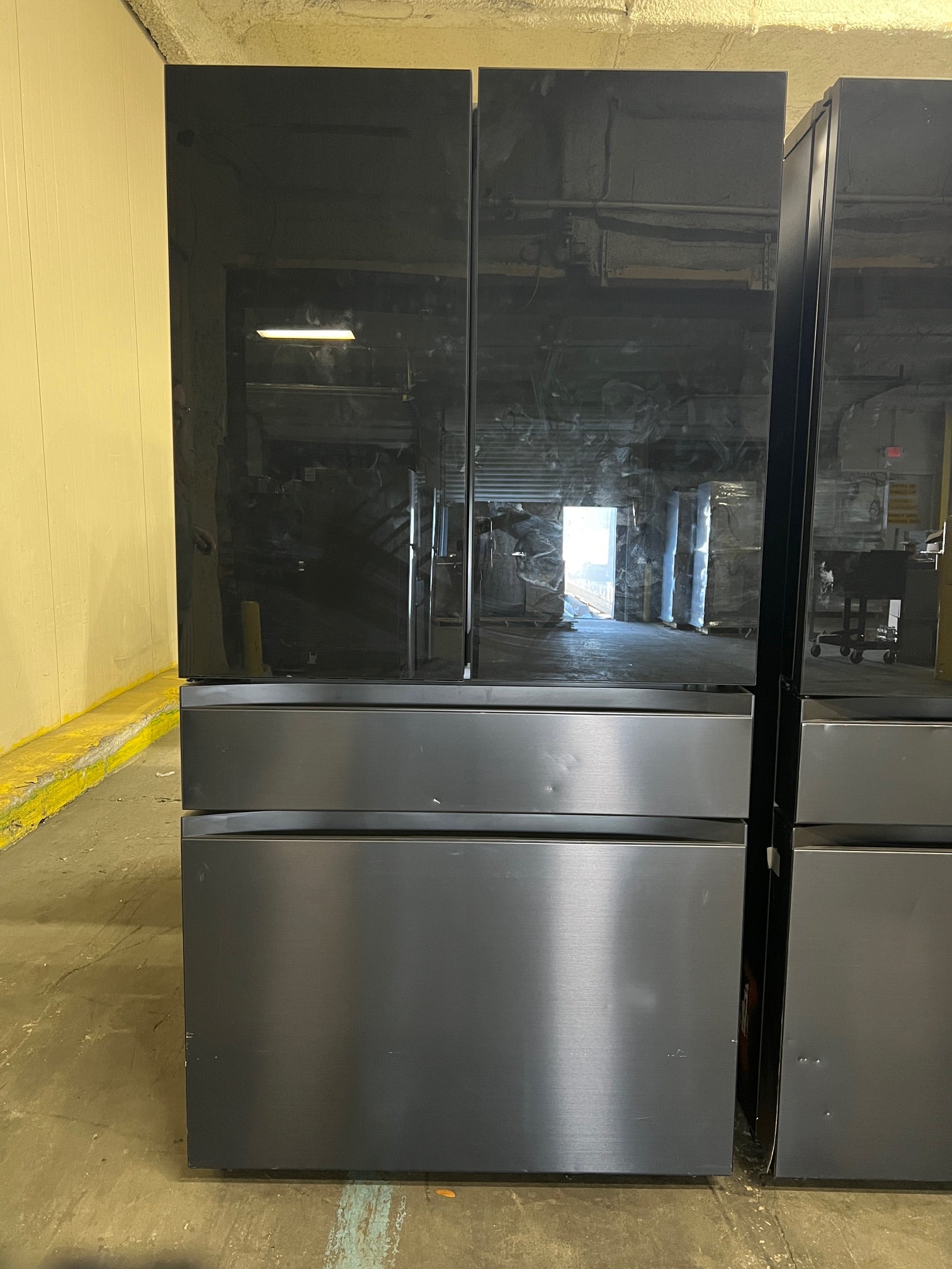 Samsung BESPOKE 23 cu. ft. Counter Depth 4-Door French Door Black