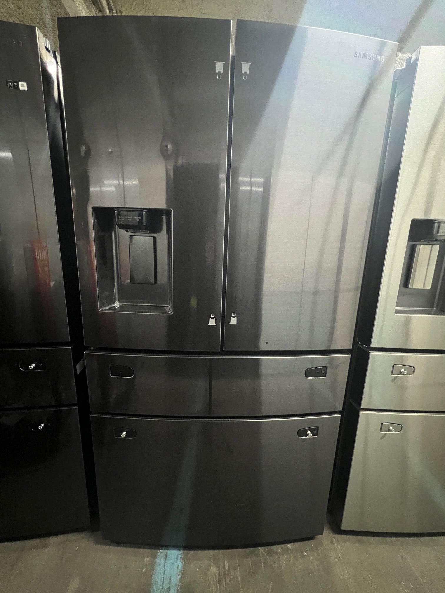 Samsung 28 Cu. Ft. 4-Door With FlexZone Drawer Stainless Black