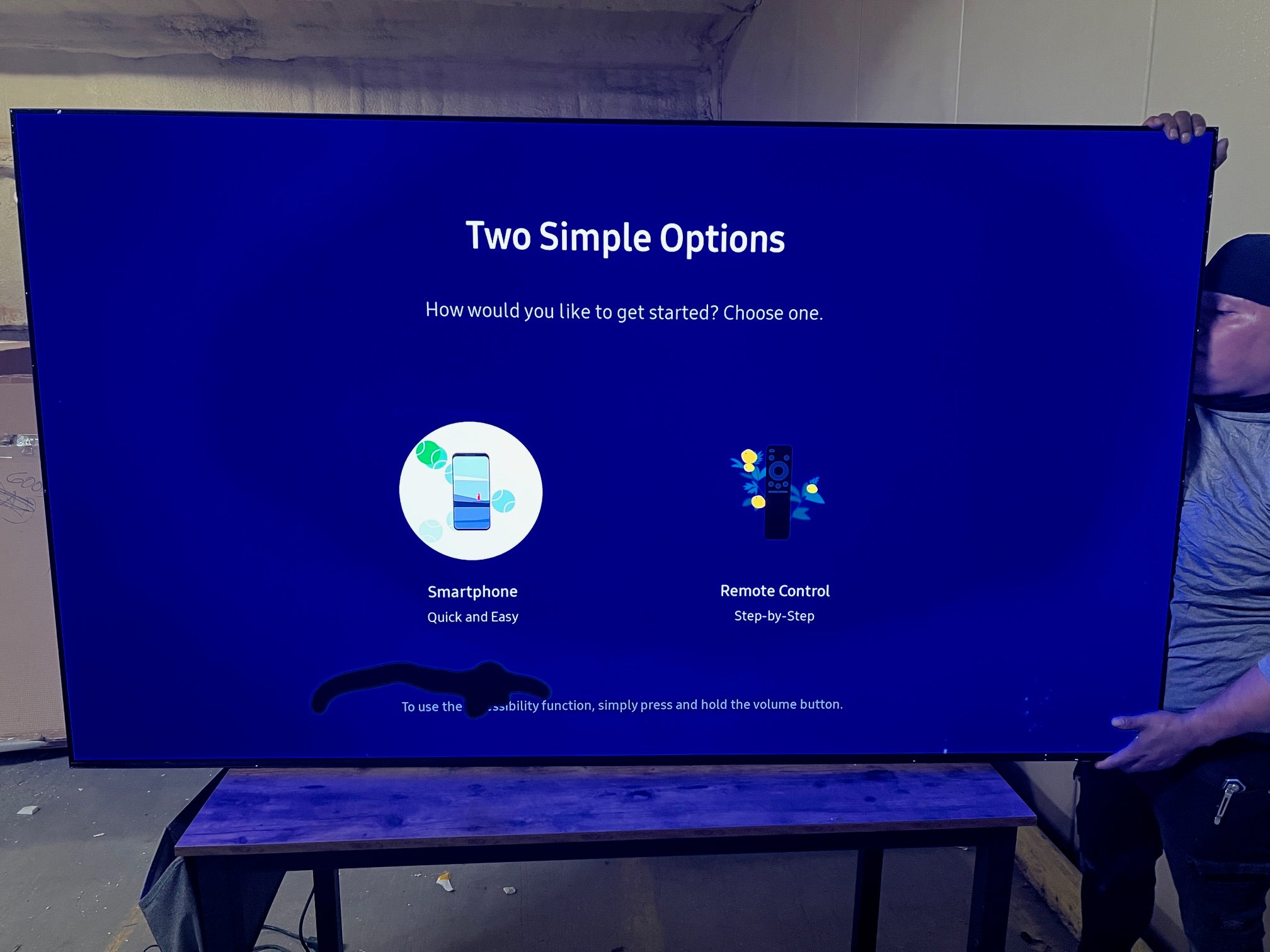 SAMSUNG 77" Class S90C OLED 4K Smart TV 2023 *SCREEN HAS BLACK SPOT*