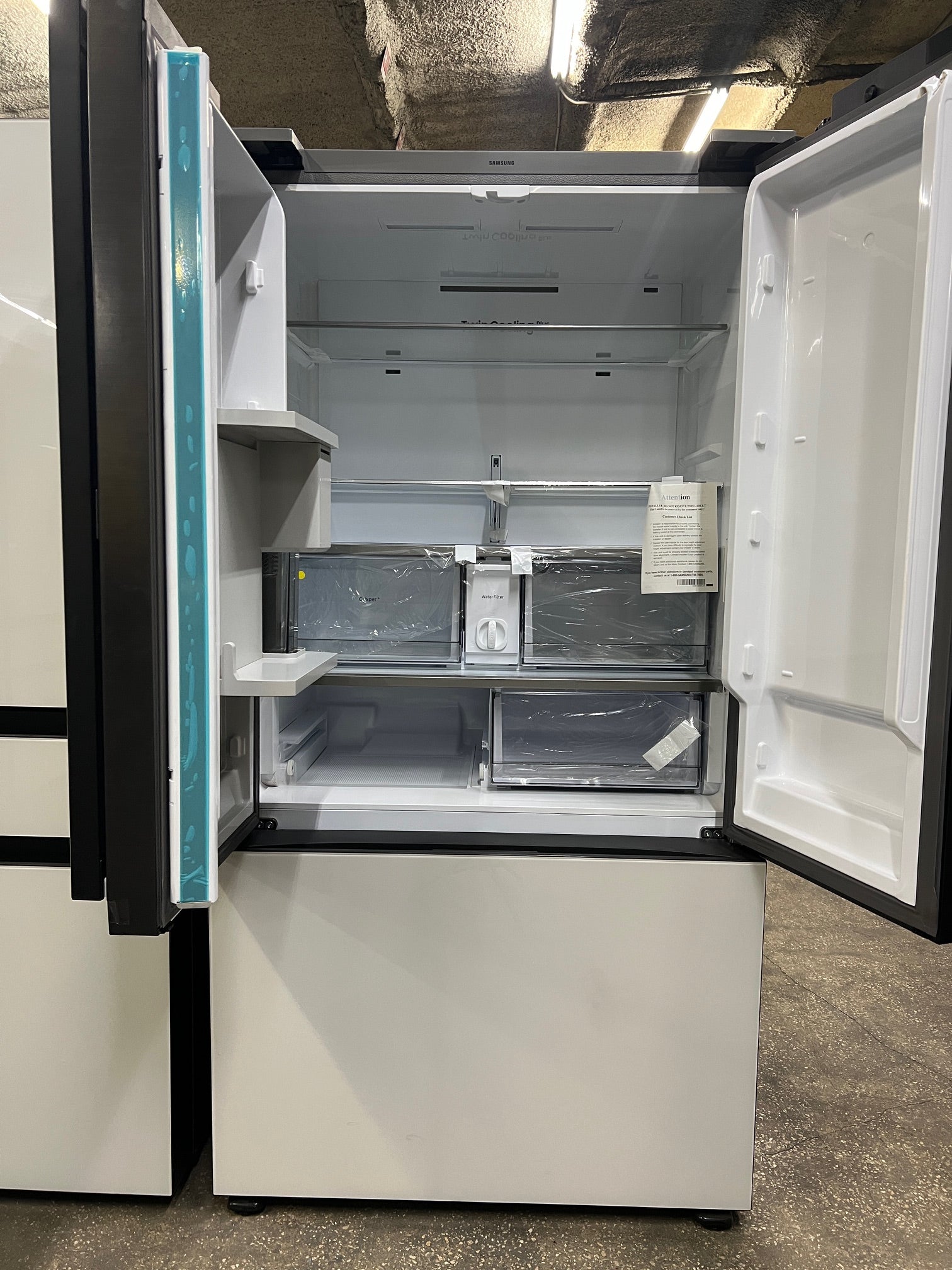 Samsung Bespoke 3-Door French Door Refrigerator Counter depth 24 cu. ft. with FAMILY HUB Tablet - White