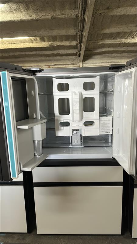 Samsung BESPOKE 29 cu. ft. 4-Door French Door with Tablet Black & White