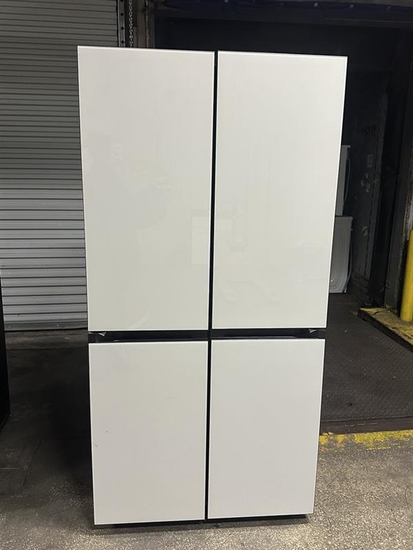 White Bespoke AI 4-Door Flex 29cu ft