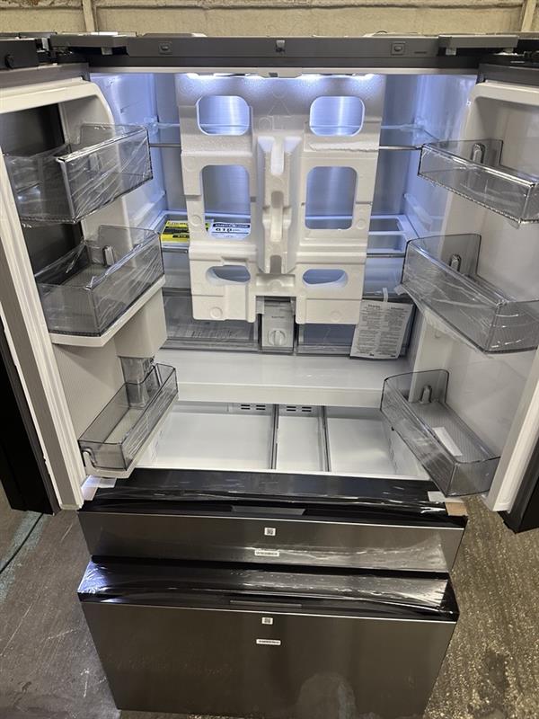 Bespoke AI 4-Door French Door AI Family Hub™ & AI Vision | Beverage Center™ | 23 cu.ft.