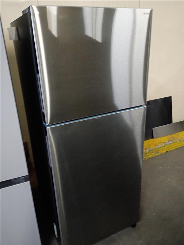 18 cu. ft. Standard Depth Top Freezer Refrigerator in Stainless Steel with Ice Maker