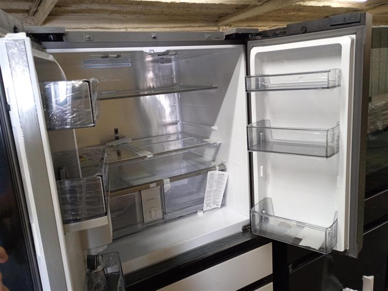 Bespoke 36in. 29cu.ft. Standard Depth Charcoal Glass and White Glass 4-Door French Door Refrigerator w/AI Family Hubplus