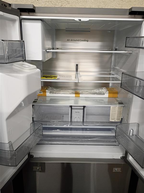 SAMSUNG 36 in. 29 cu. ft. Standard Depth 3-Door French Door Refrigerator in Stainless Steel w/Zero Clearance Fit and Sphere Ice Questions & Answers (4)