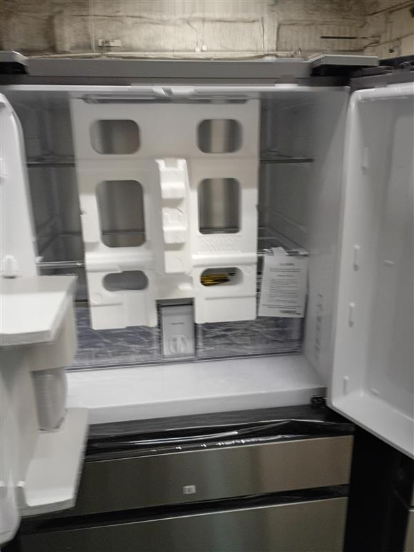 SAMSUNG Bespoke 4-Door French Door Refrigerator (29 cu. ft.) with Beverage Center™ in Stainless Steel Stainless