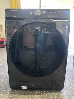 4.5 cu. ft. Front Load Washer with Vibration Reduction Technology+ in Brushed Black
