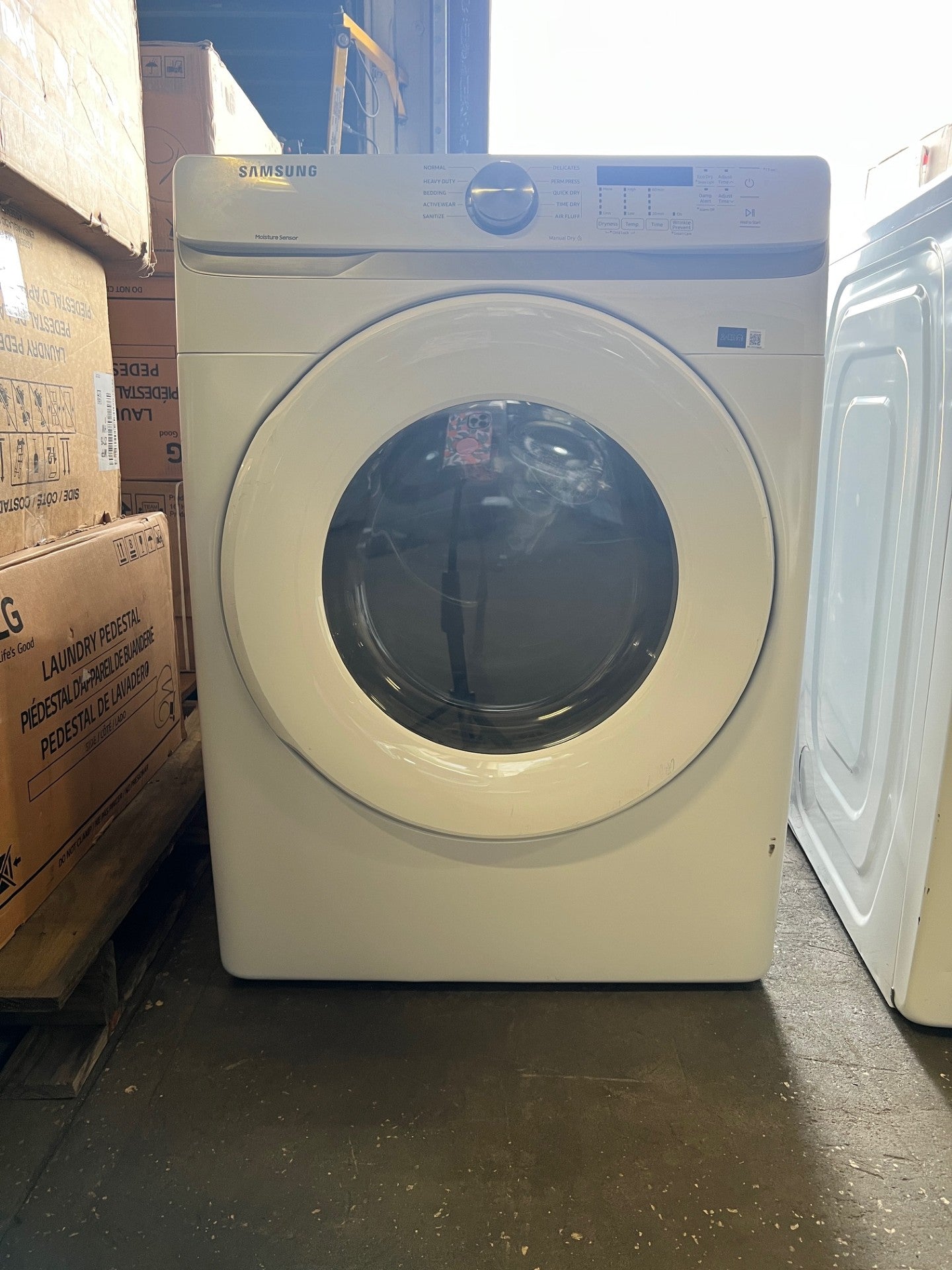 Samsung 7.5 cu. ft. Stackable Vented Electric Dryer with Sensor Dry in White