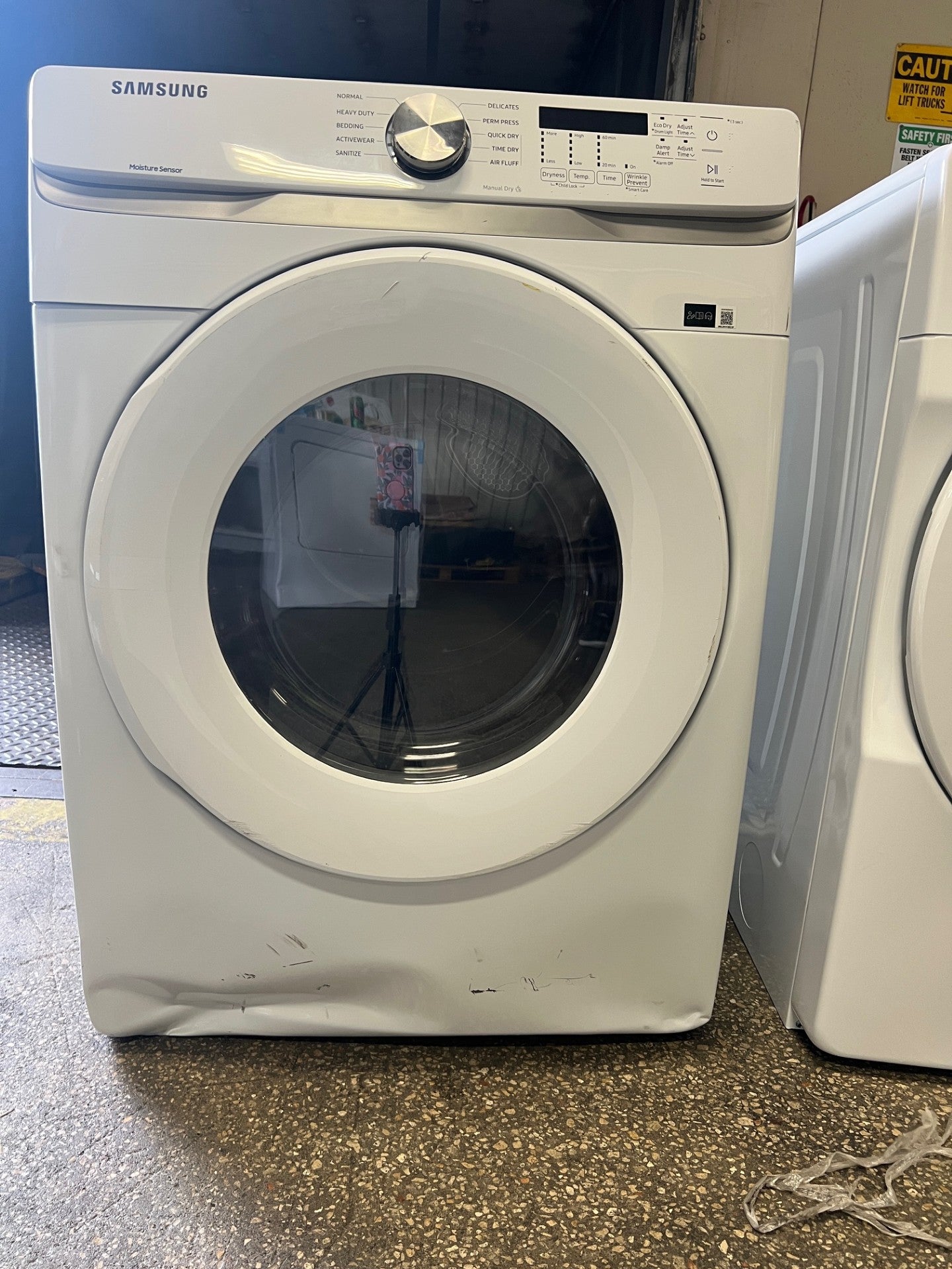 Samsung 7.5 cu. ft. Stackable Vented Electric Dryer with Sensor Dry in White