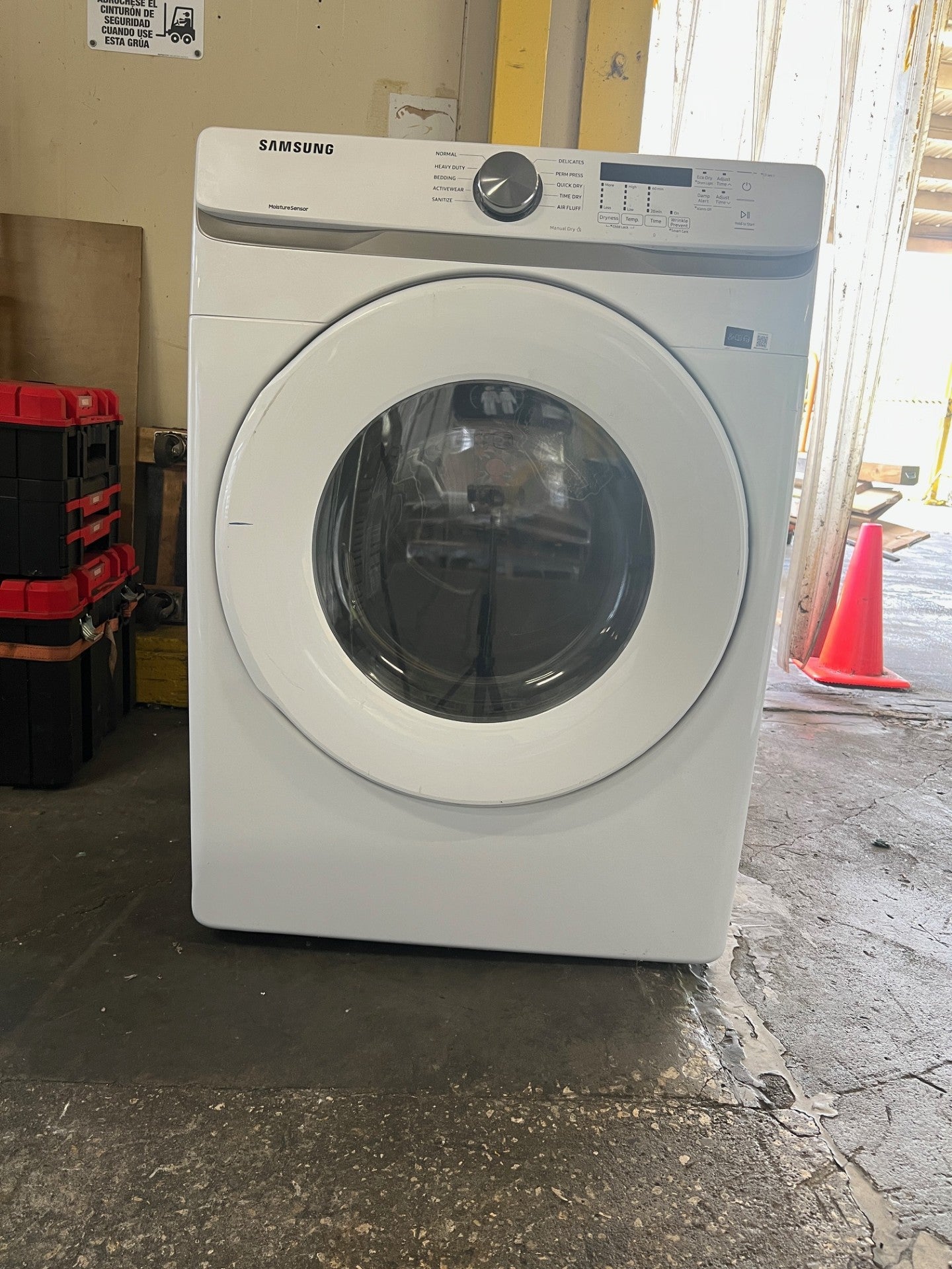 Samsung 7.5 cu. ft. Stackable Vented Electric Dryer with Sensor Dry in White